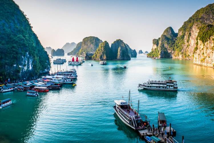 Halong Bay, Vietnam, travel, beard & compass, travel advisor, have travel memories vacations, Destin, Florida, world travel