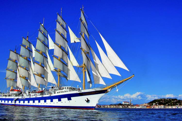 Star Clipper is a four masted barquentine built as a cruise ship, and operated by Star Clippers Ltd of Sweden